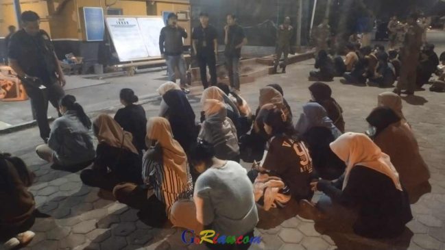 Puluhan Pasang Muda Mudi Bahkan Ada Siswa SMA Terjaring di Area Gelap Stadion Utama Riau