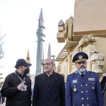 Iran Pamerkan Rudal Terbaru