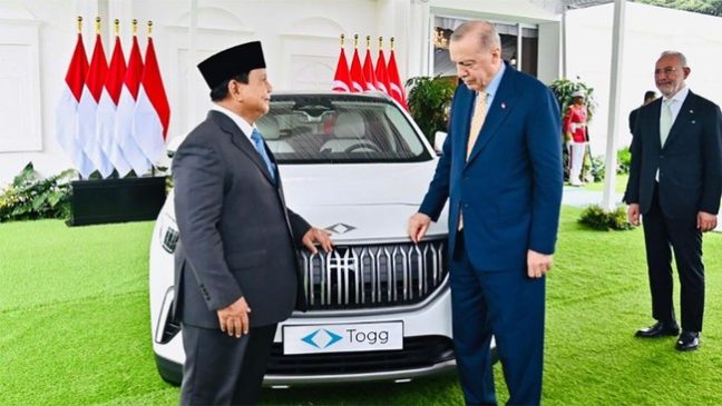 Harus Lapor KPK, Prabowo Dapat Hadiah Mobil dari Erdogan