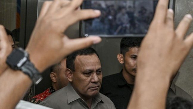 Firli Bahuri Tak Sepakat Hasto Jadi Tersangka, KPK di Praperadilan