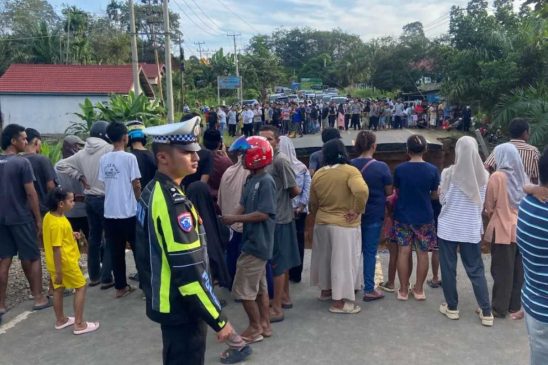 Lintas Jambi – Sumbar Putus Total, Kendaraan Dialihkan ke Jalur Alternatif