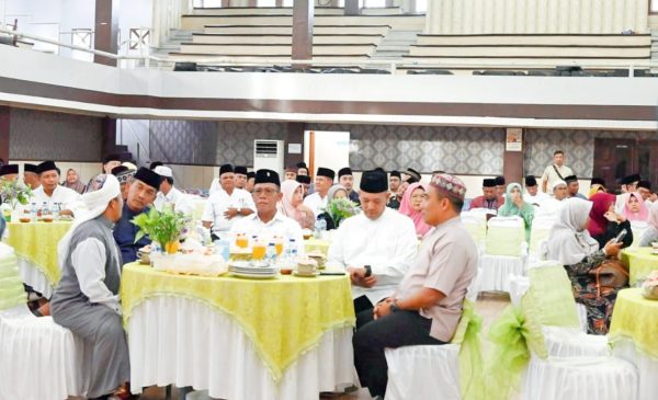 Pemkab Tapteng  Gelar Buka Puasa Bersama dan Lepas 52 Tim Safari Ramadhan