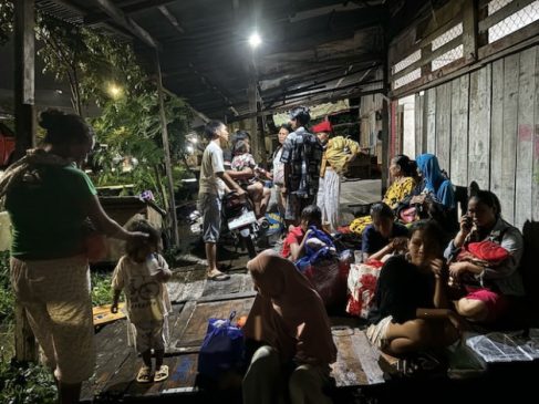 Termasuk Bayi dan Ibu Hamil, Sudah 63 Warga Rumbai Dievakuasi Akibat Banjir