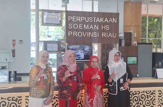 Perpustakaan Soeman HS Riau Dikunjungi Balai Bahasa dan BPMP