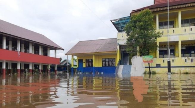 Banjir di Pekanbaru, 17 Sekolah Diliburkan