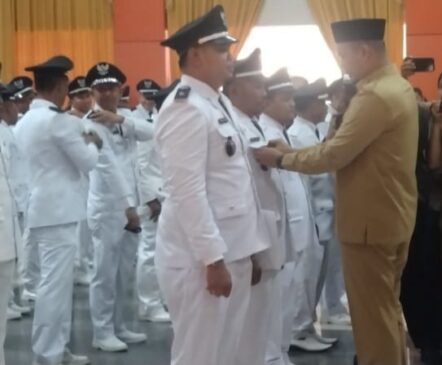 Ini Pesan Bupati Inhu Kepada 39 Penjabat dan Tiga PAW Kades yang Dilantik