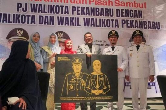 Ketua DPRD Pekanbaru Isa Lahamid Hadiri Sertijab Wali Kota dan Wakil Wali Kota Pekanbaru di Jakarta