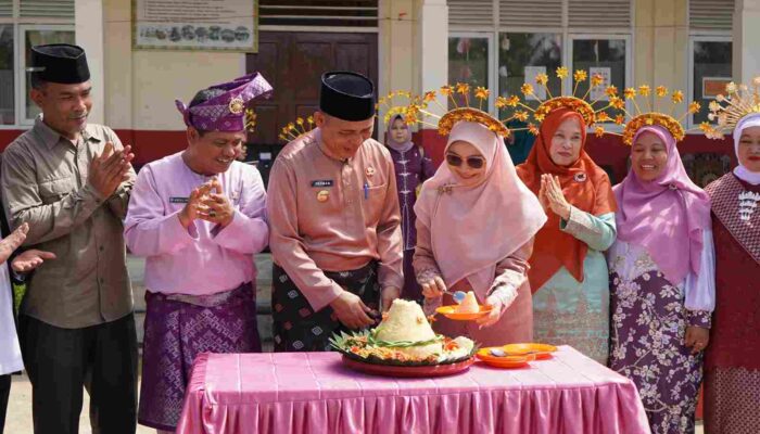 Bupati Inhil Hadiri Milad ke-44 Batang Tuaka Dorong Sinergi Bangun Daerah