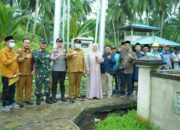 Wabup Inhil Tinjau Proyek Listrik dan Fasilitas Kesehatan di Pelangiran
