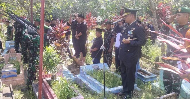Penuh Haru, Kasdim 0417/Kerinci Mayor Inf Aspahrisal S.S Dimakamkan Secara Militer