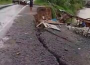 Jalan Lintas Rengat-Tembilahan Terancam Longsor, Pemprov Riau Turun Tangan