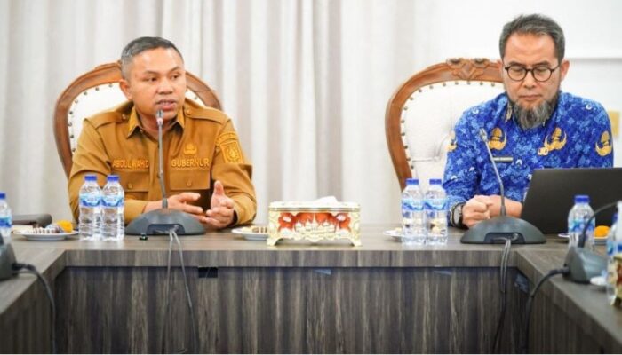 Gubernur Riau Abdul Wahid Bahas RPJMD 2025-2029 dengan Bappeda dan Akademisi