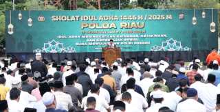 Ribuan Jemaah Hadiri Salat Idul Adha di Halaman Mapolda Riau