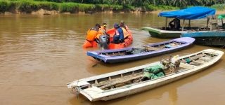 Tim Basarnas Pekanbaru Lakukan Pencarian Remaja Tenggelam di Sungai Cenaku