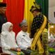 Bupati Inhil bersama wakil Bupati serta Gubernur Riau dan kepala daerah se-provinsi riau hadir mengenakan pakaian Melayu berwarna putih.