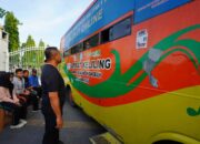 Sambil Olahraga, Gubernur Riau Wahid Pantau Langsung Pelayanan Samsat Keliling di CFD