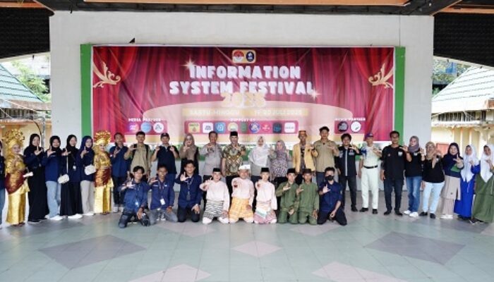 Information System Festival UNISI 2025 Resmi Dibuka, Muamar Ghadafi Apresiasi Ajang Kreativitas Mahasiswa