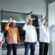 Suasana haru muncul tatkala Bupati Inhil, H. Herman dan Wakil Bupati Yuliantini melepas keberangkatan 443 CJH asal Inhil dari Embarkasi Batam, Kamis (8/5).