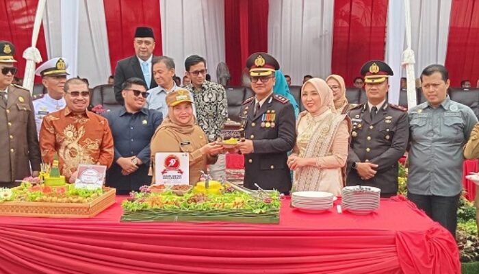 HUT Bhayangkara ke-79: Bupati Kasmarni Ucapkan Terima Kasih dan Berharap Polri Semakin Presisi dan Dicintai Rakyat