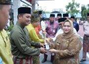 Meriahkan Hari Jadi ke-513, Bupati Kasmarni Serahkan Hadiah Lomba Permainan Tradisional di Bengkalis