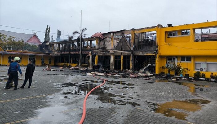 Kantor Disnakertrans Riau Ludes Terbakar Jelang Subuh, Pelayanan Terhenti Total