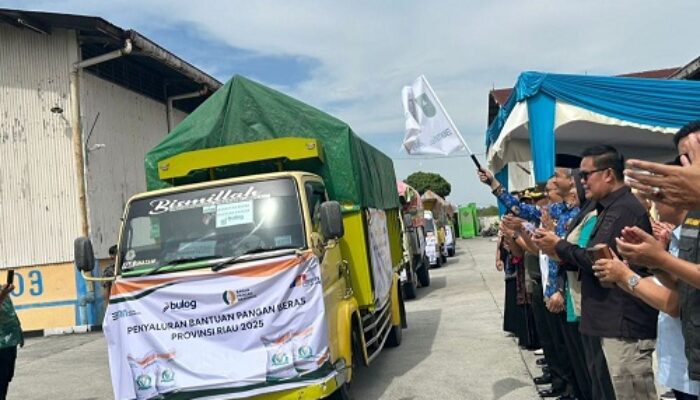 Kolaborasi Bapanas-Bulog, Riau Distribusikan Bantuan Pangan Beras untuk Keluarga Kurang Mampu