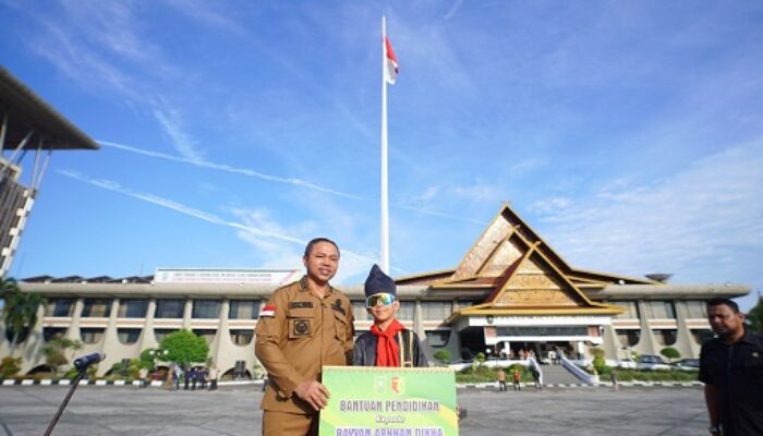 Viral Mendunia, Penari Pacu Jalur Dikha Kini Duta Pariwisata dan Raih Beasiswa!