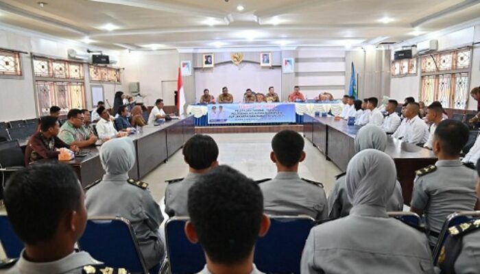 Wali Kota dan Wakil Wali Kota Sibolga Resmi Lepas 10 Taruna-Taruni PKP AUP Jakarta dan Dumai Tahun 2025