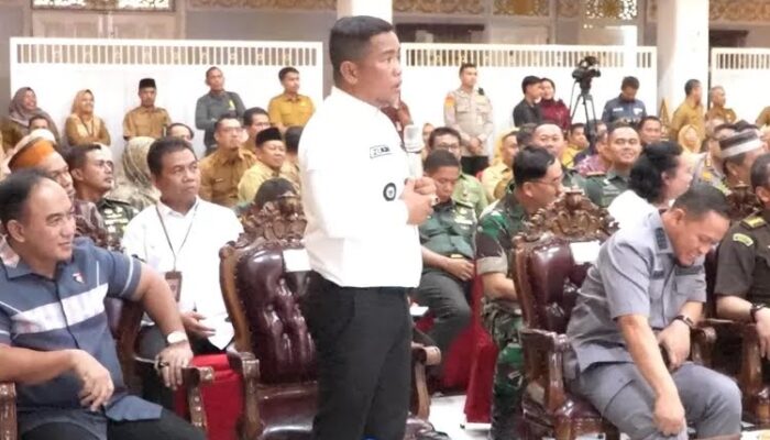 Kunjungan Menteri Pertanian, Bupati Pelalawan H. Zukri Paparkan Potensi Pertanian Pulau Mendol