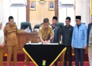 Bupati Kampar Teken KUA-PPAS Perubahan APBD 2025 dan Ajukan Ranperda Prioritas