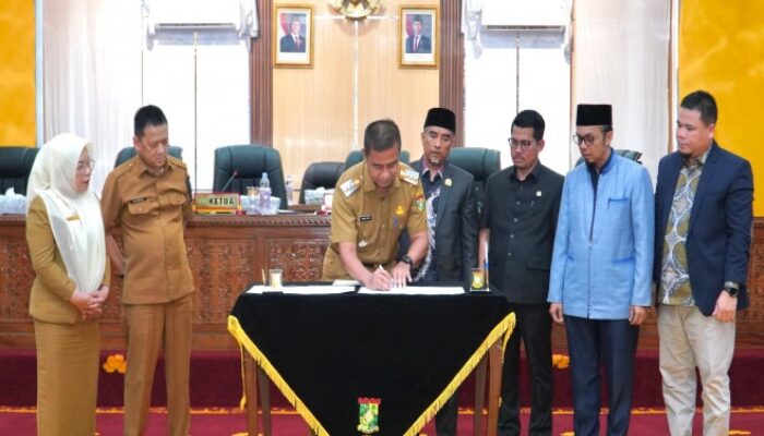 Bupati Kampar Teken KUA-PPAS Perubahan APBD 2025 dan Ajukan Ranperda Prioritas