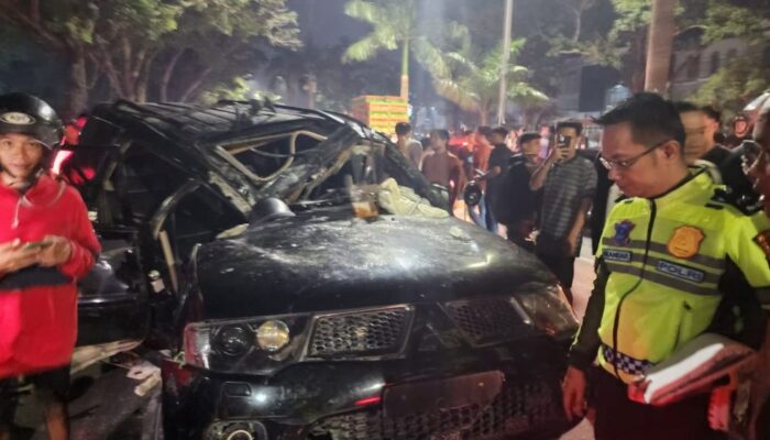Mobil Mewah Hancur di Pekanbaru, Kasat Lantas Ungkap Penyebab Kecelakaan Diduga Kecepatan Tinggi dan Kurang Fokus