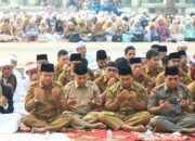 Ratusan Jemaah Rohul Shalat Istisqa, Panjatkan Doa agar Hujan Padamkan Kabut Asap