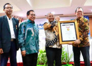 Wabup Bengkalis Terima Anugerah Sahabat Pers Indonesia
