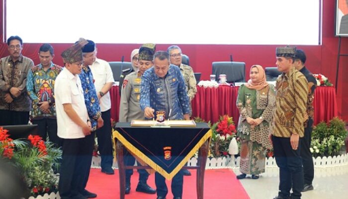 Cegah TPPO & PMI Ilegal, Wakil Bupati Meranti Teken Deklarasi Bersama Menteri P2MI, Gubernur, dan Kapolda Riau