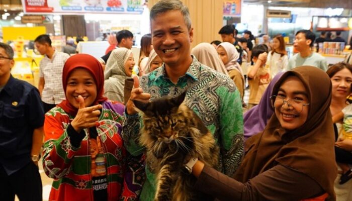 Semarak HUT ke-68 Riau, Ribuan Pecinta Hewan Ikuti Pets Day Out 2025 di Pekanbaru