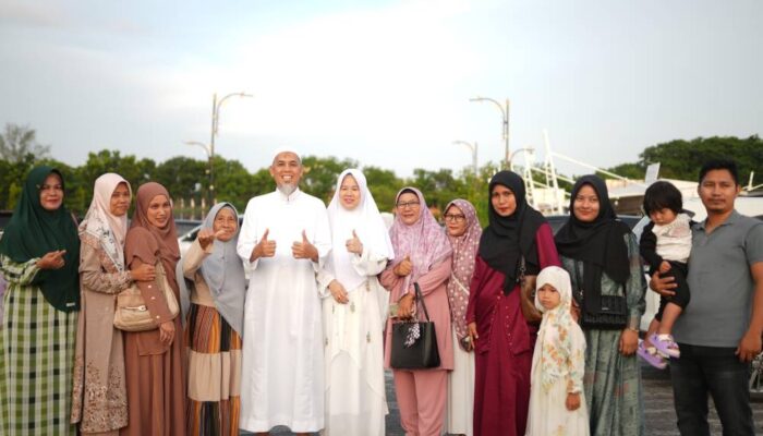 Berangkatkan 102 Jamaah Umroh Gratis, Wako Paisal Titip Doa untuk Kemajuan Kota Dumai