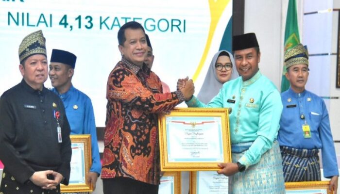 Raih Penghargaan Kemenpan-RB, Bupati Ahmad Yuzar Pastikan Pelayanan Publik Kampar Makin Bermutu