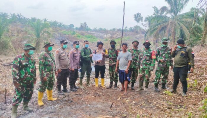 Terduga Pembakar Lahan di Rohul Ditangkap, Petugas Temukan Korek Api dan Parang