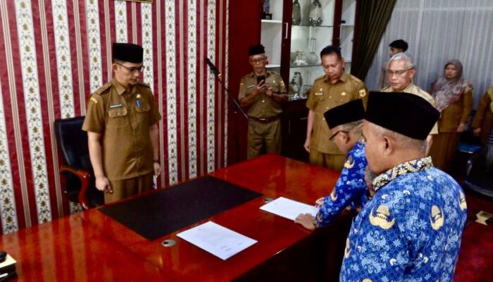 Ali Asmar Jadi Sekretaris Dukcapil, Samsuwar Pimpin BPBD Tanah Datar
