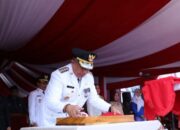 Bupati Anton Pimpin Upacara Penurunan Bendara HUT RI ke 80