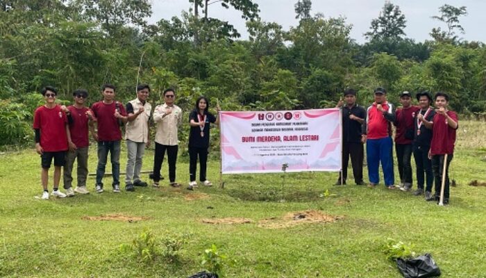 Lestarikan Alam, GMNI Tanam Pohon di Bukit Rimbang