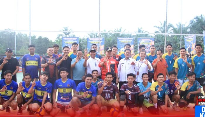 Wabup Rohul Tutup Meriah Turnamen Voli Muara Nikum Cup 2025