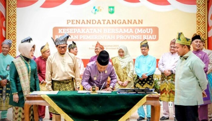 Bupati Asmar Tandatangani MoU Satu Data Indonesia, Perkuat Sinergi Data untuk Pembangunan Meranti