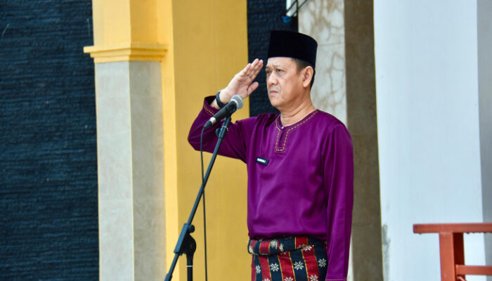Sekda Kampar Pimpin Apel Gabungan Awal Bulan, Ajak ASN Sukseskan HUT RI ke-80
