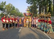 Dumai Tampilkan Busana Adat Melayu di Pawai Budaya HUT ke-68 Riau