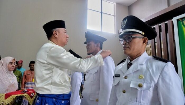 Dilantik Wabup Muzamil, Tiga Penjabat Kades di Meranti Resmi Bertugas