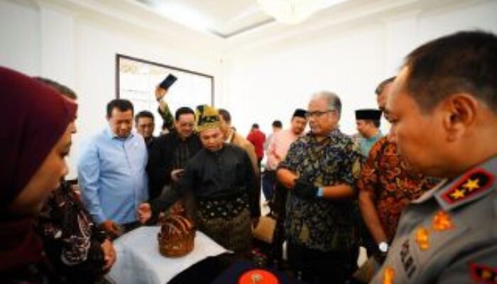 Simbol Kejayaan Siak Kembali ke Riau, Mahkota Asli Sultan Siak Dipamerkan di Pekanbaru