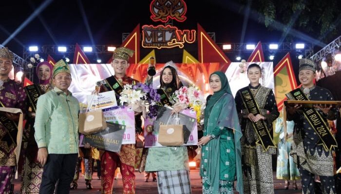 Rafi Sanjani dan Diajeng Arta Dinobatkan sebagai Bujang Dara Riau 2025, Siap Jadi Duta Wisata