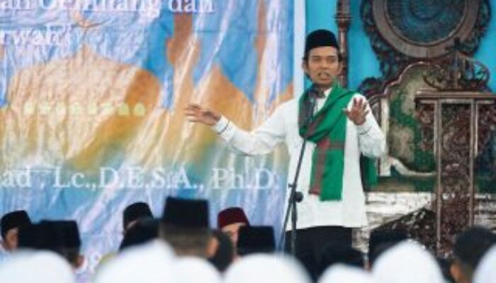UAS Hadir di Tabligh Akbar SMAN Plus Riau, Ingatkan Siswa Jauhi Pergaulan Bebas dan Narkoba